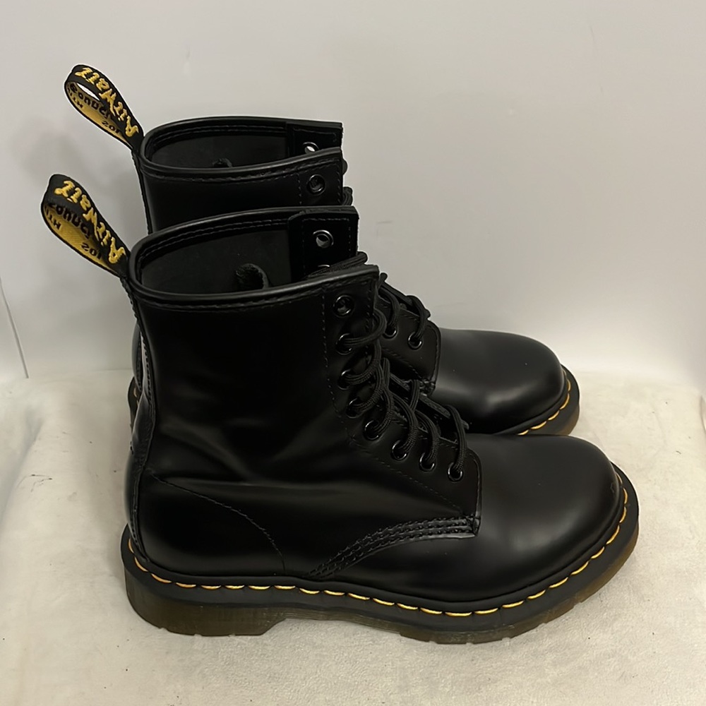 Dr. Martens Ankle Boots Womens Size 7 Black Lace Up Wingtip Booties